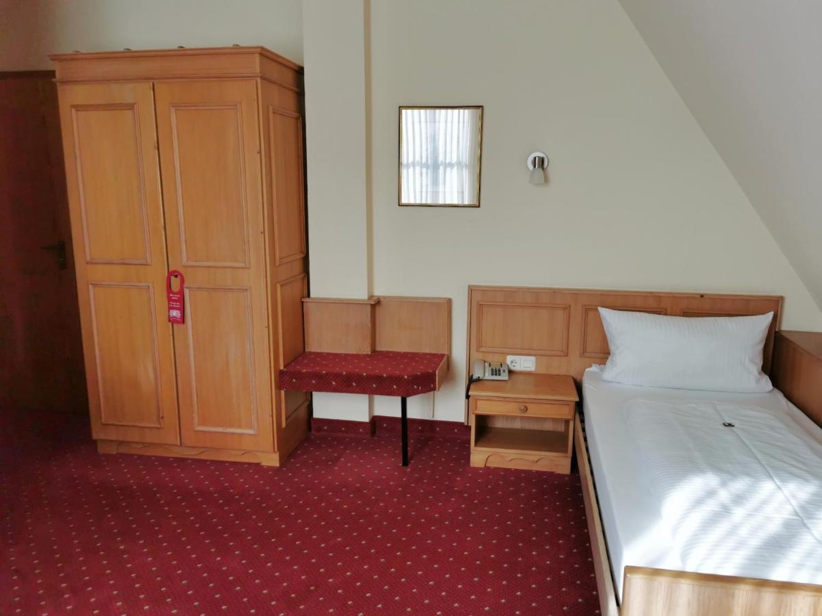 Landhotel Oelmuehle Mombris Bagian luar foto