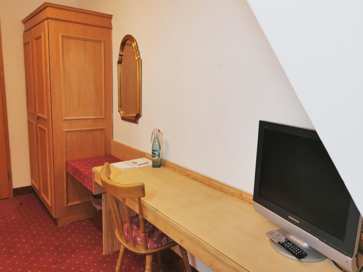 Landhotel Oelmuehle Mombris Bagian luar foto
