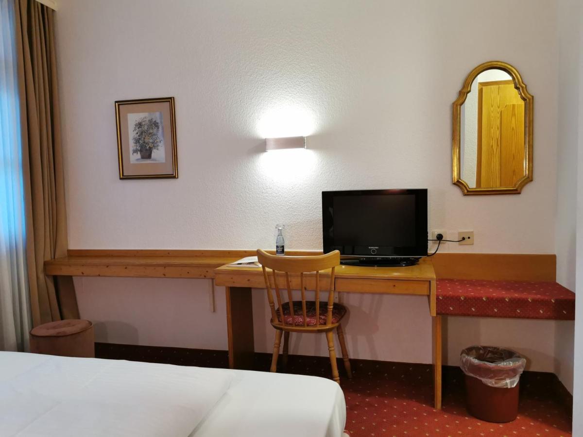 Landhotel Oelmuehle Mombris Bagian luar foto