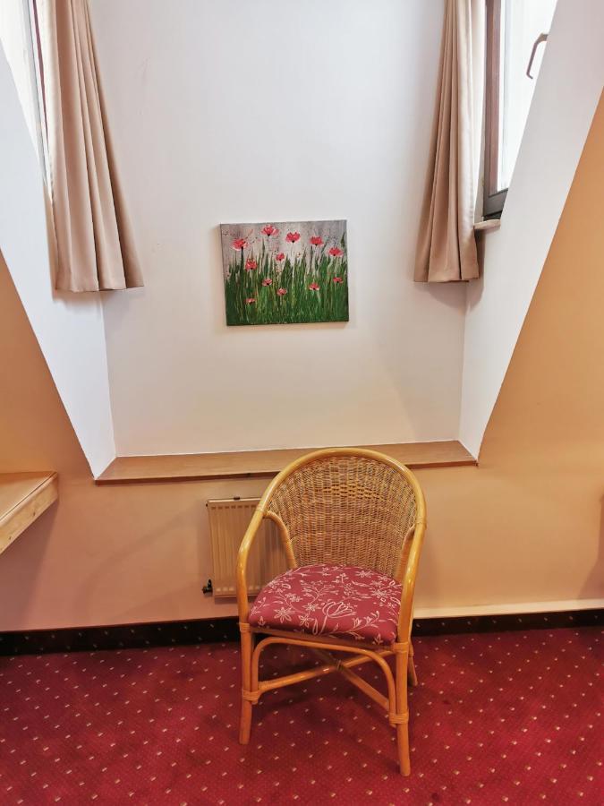 Landhotel Oelmuehle Mombris Bagian luar foto