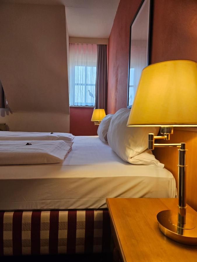 Landhotel Oelmuehle Mombris Bagian luar foto
