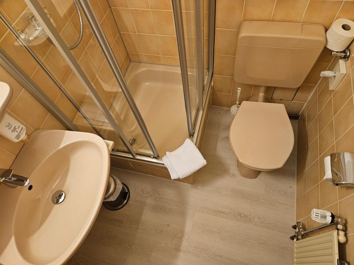 Landhotel Oelmuehle Mombris Bagian luar foto