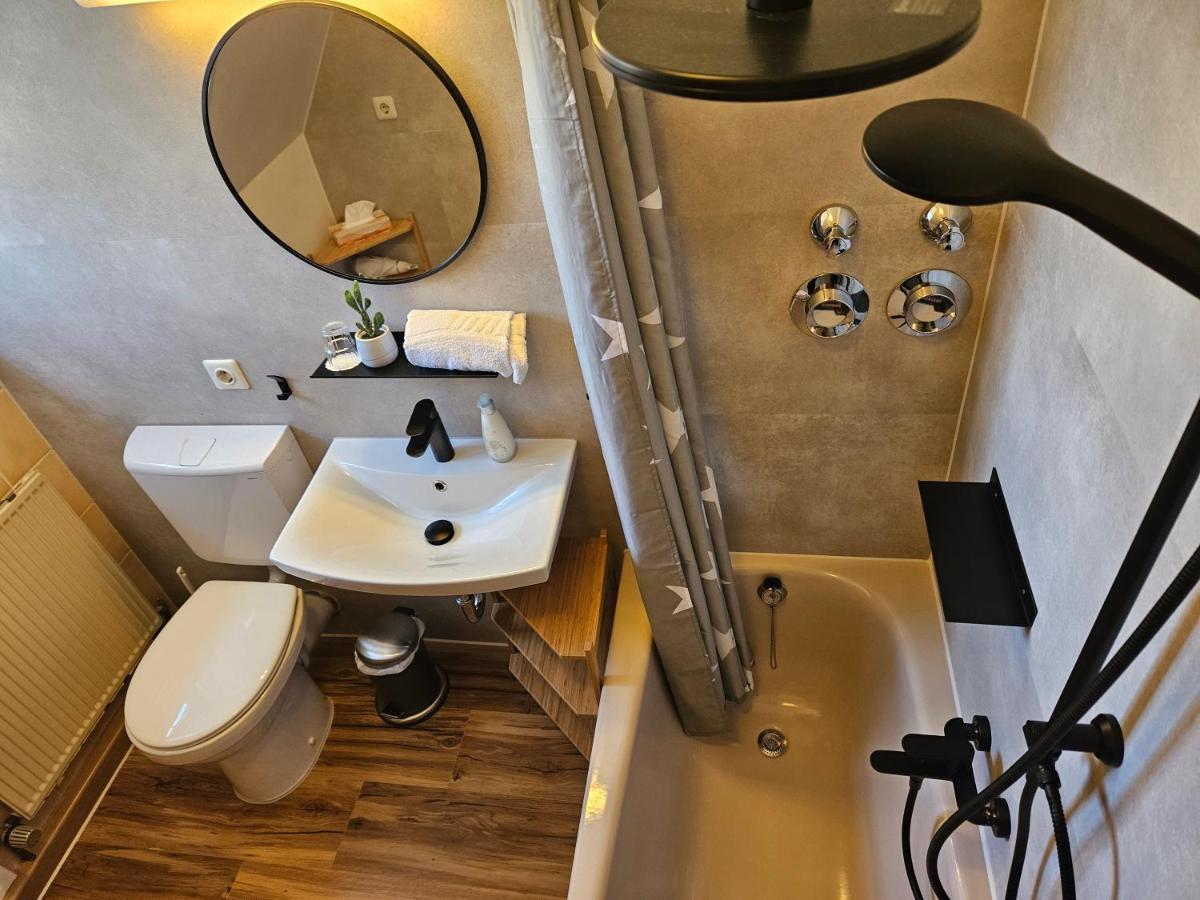 Landhotel Oelmuehle Mombris Bagian luar foto