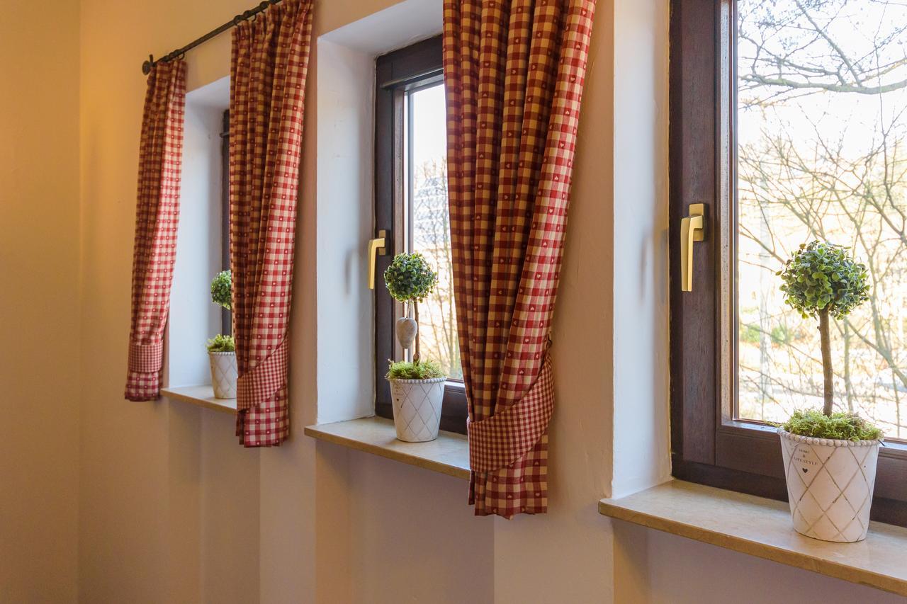 Landhotel Oelmuehle Mombris Bagian luar foto